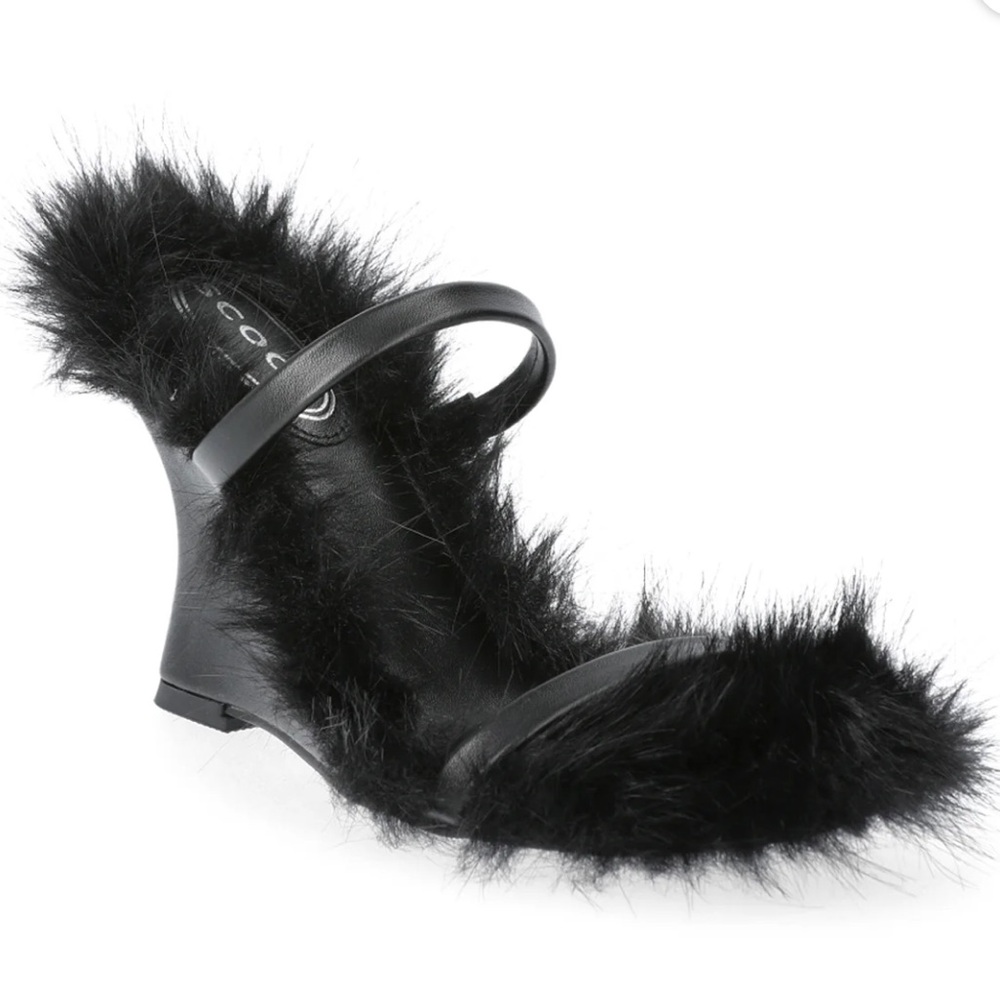 Women's Black Fur Slide Sandals size 6.5 - Picture 1 of 4